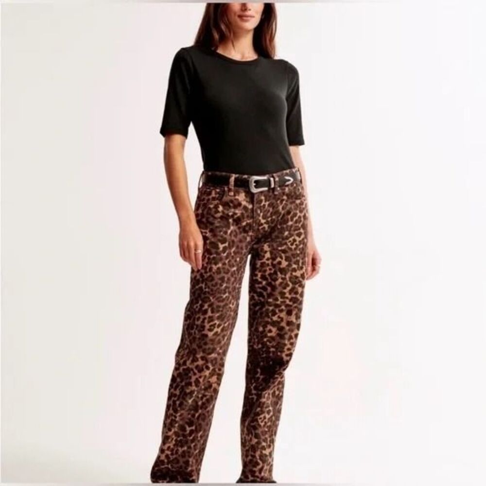 Abercrombie & Fitch Baggy Low Rise Leopard Print Jeans Straight Leg Size 26/2L - Picture 4 of 11